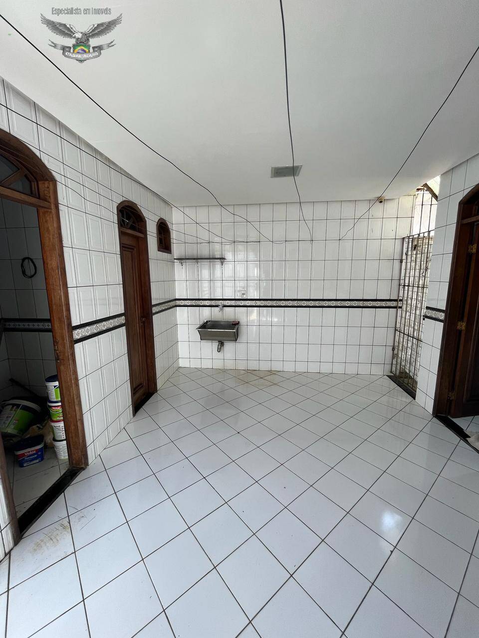 Casa de Condomínio à venda com 3 quartos, 250m² - Foto 4