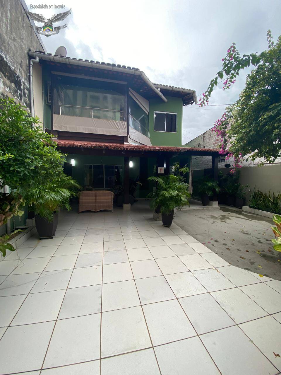 Casa de Condomínio à venda com 3 quartos, 200m² - Foto 1