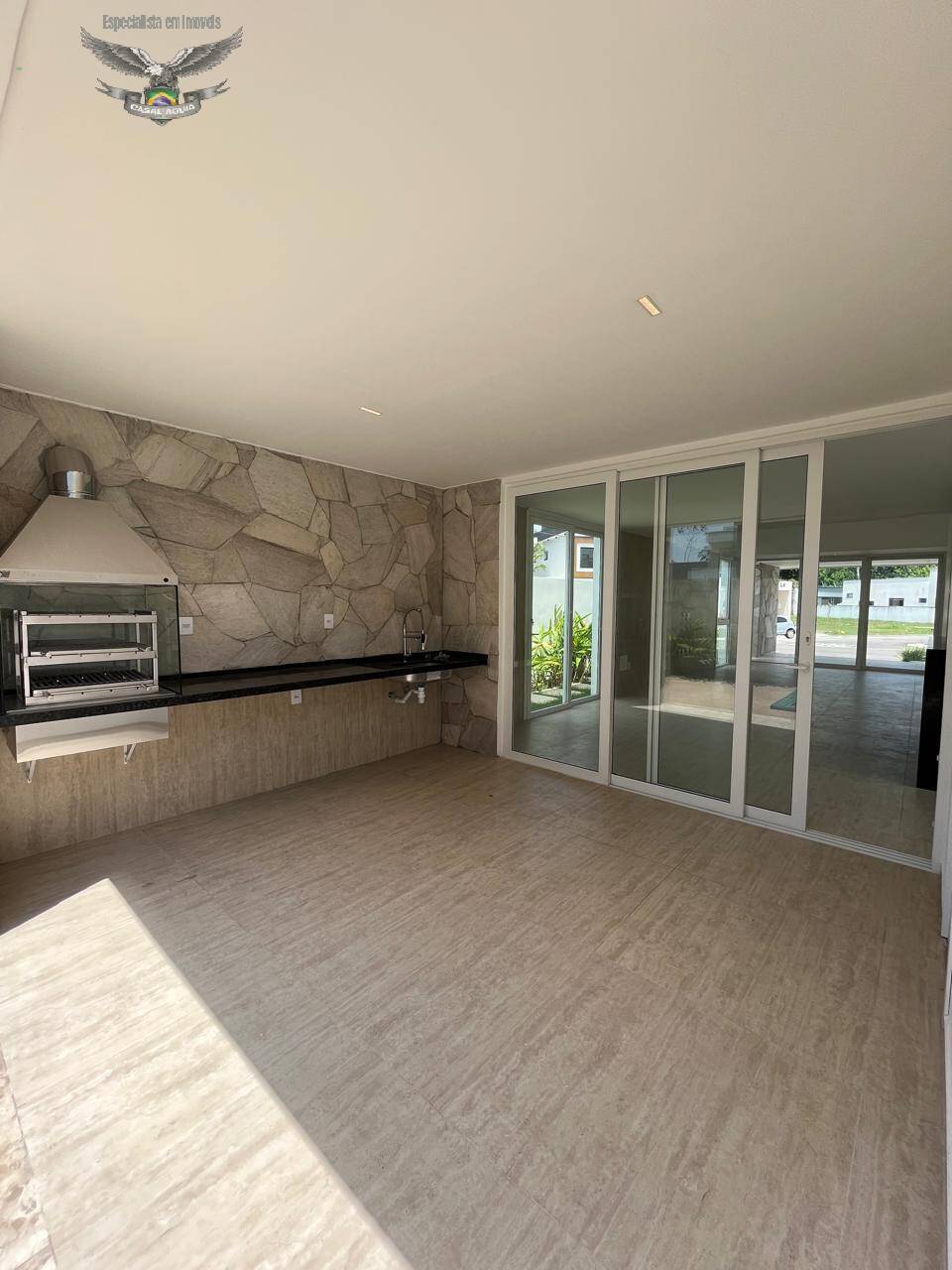 Casa de Condomínio à venda com 4 quartos, 247m² - Foto 3