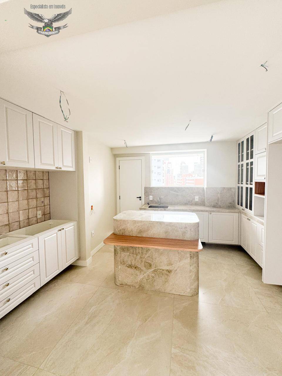 Apartamento à venda com 3 quartos, 173m² - Foto 5
