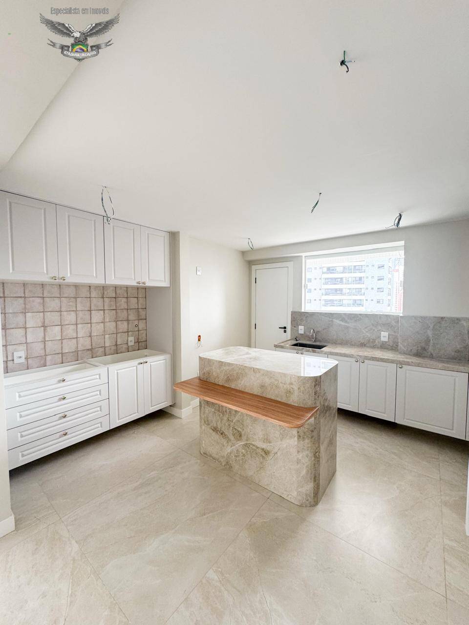 Apartamento à venda com 3 quartos, 173m² - Foto 14