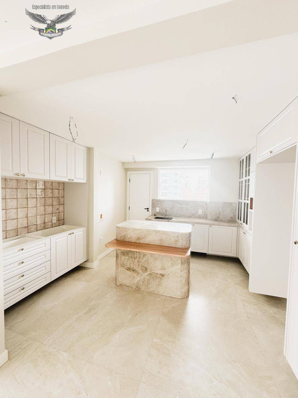 Apartamento à venda com 3 quartos, 173m² - Foto 17
