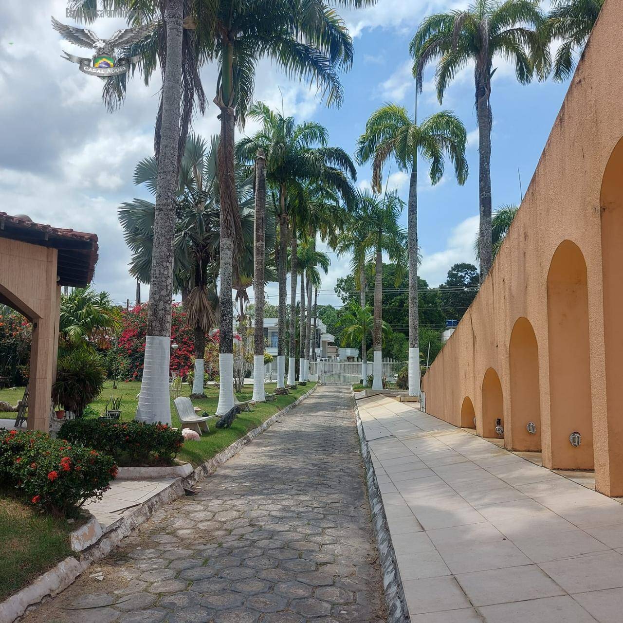 Casa à venda com 5 quartos, 1000m² - Foto 1