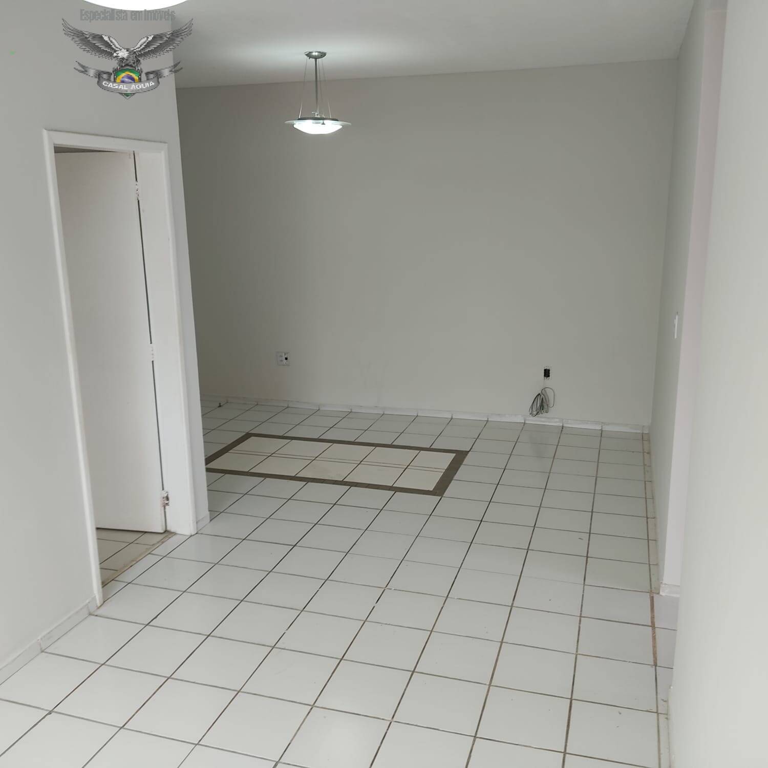 Apartamento à venda com 2 quartos, 75m² - Foto 4