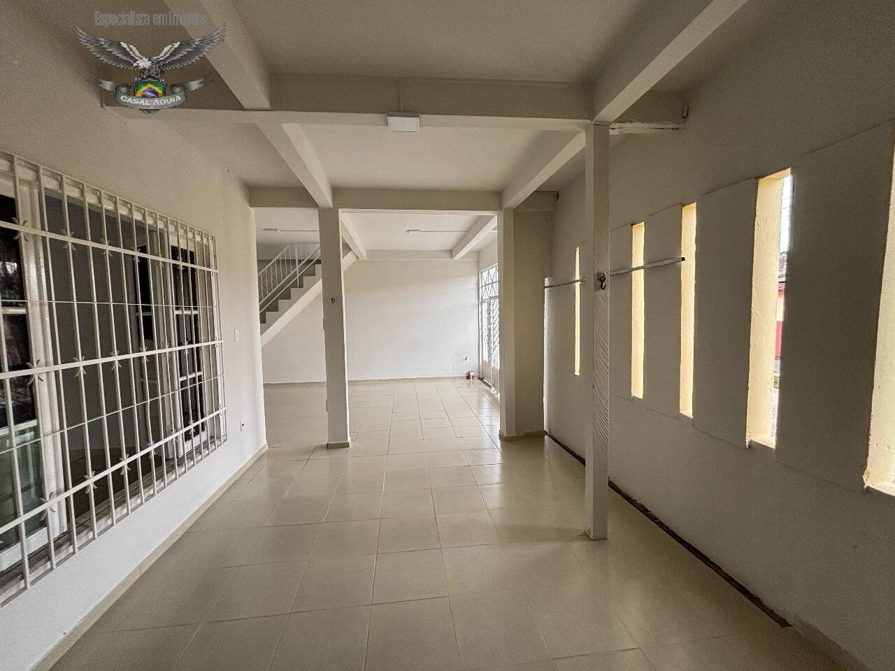 Casa à venda com 4 quartos, 260m² - Foto 3