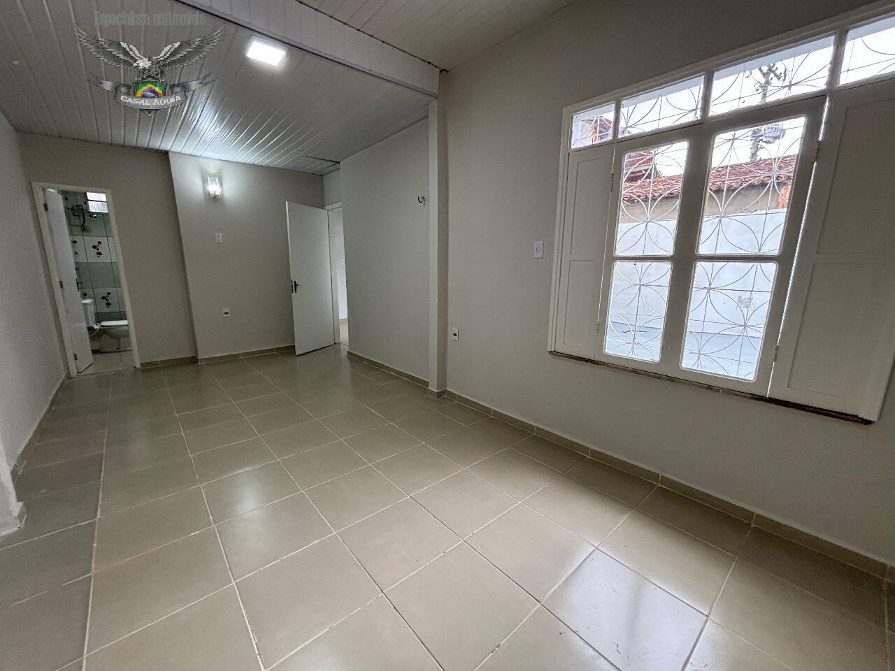 Casa à venda com 4 quartos, 260m² - Foto 18