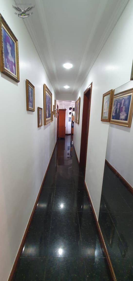 Apartamento à venda com 3 quartos, 198m² - Foto 6