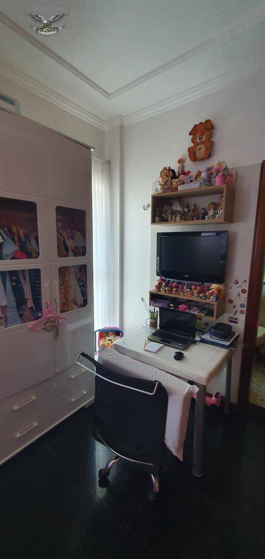 Apartamento à venda com 3 quartos, 198m² - Foto 10