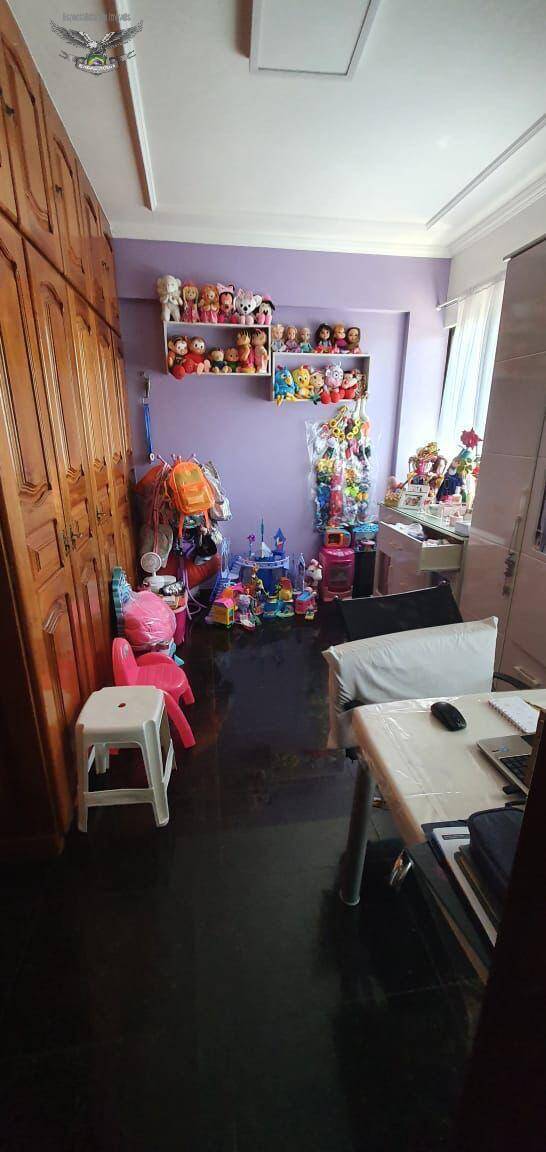 Apartamento à venda com 3 quartos, 198m² - Foto 13