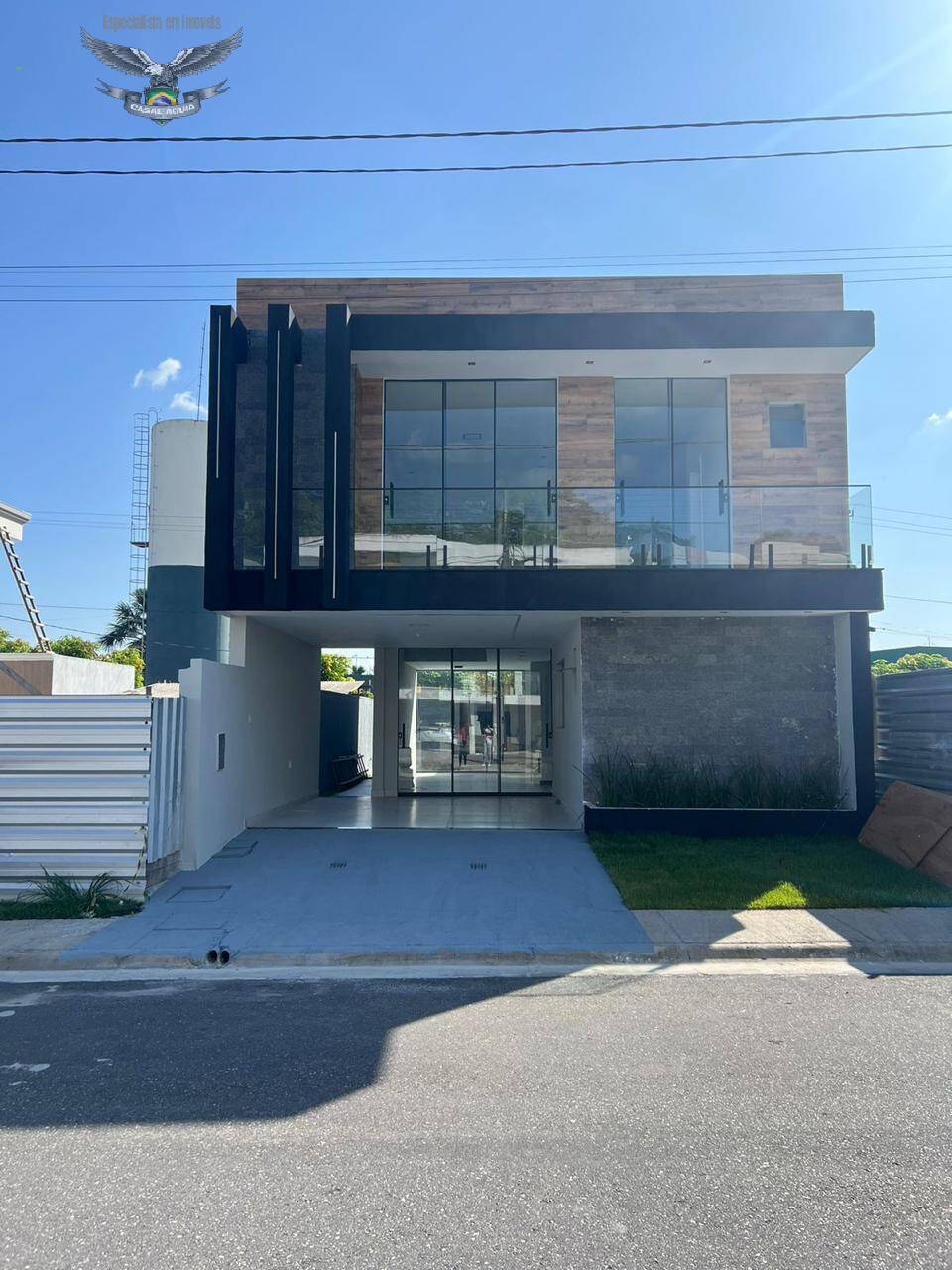 Casa de Condomínio à venda com 4 quartos, 220m² - Foto 2