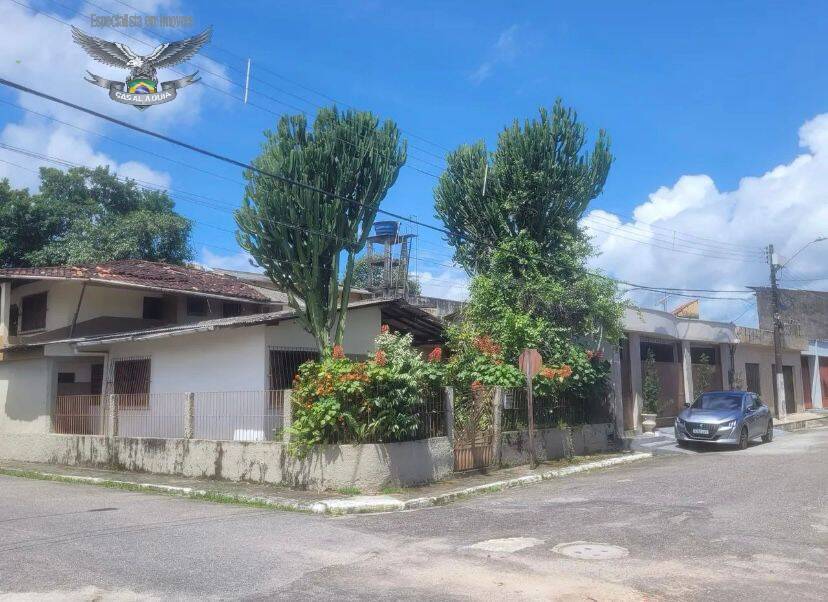 Casa à venda com 2 quartos, 150m² - Foto 1
